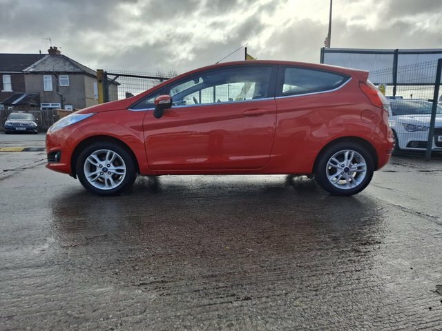 Ford Fiesta Zetec Hatchback SB15LFH Red #4