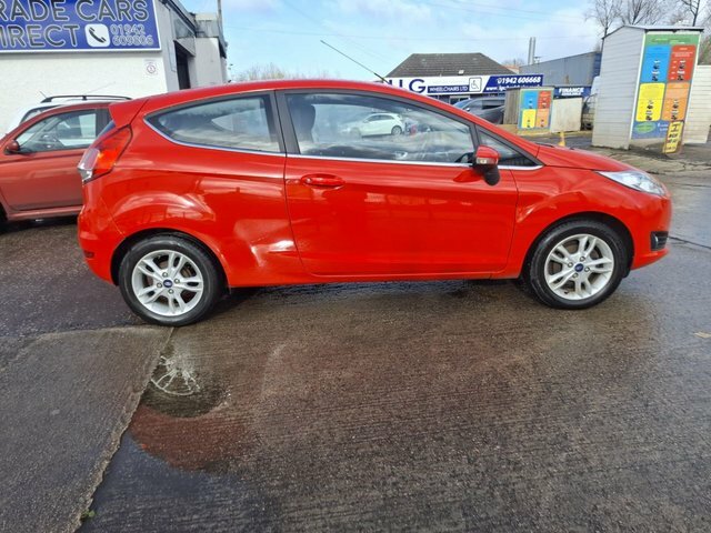 Ford Fiesta Zetec Hatchback SB15LFH Red #2