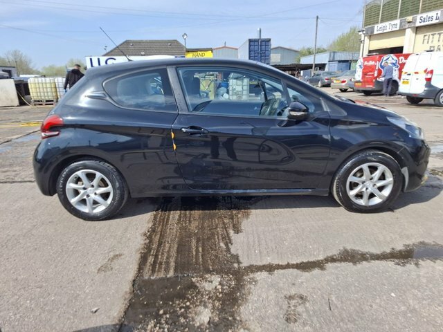 Peugeot 208 Puretech Active Hatchback OY65ACV Black #2