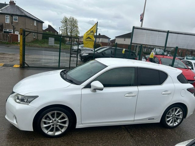 Lexus CT 200H Se-i Hatchback FP61YTJ White #4