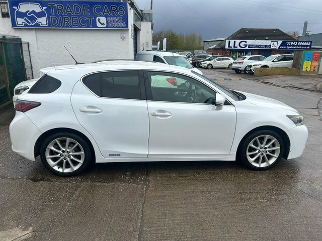 Lexus CT 200H Se-i Hatchback FP61YTJ White #2