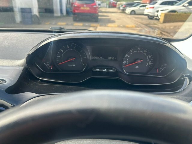 Peugeot 208 Vti Access Hatchback PN14KWW Black #5