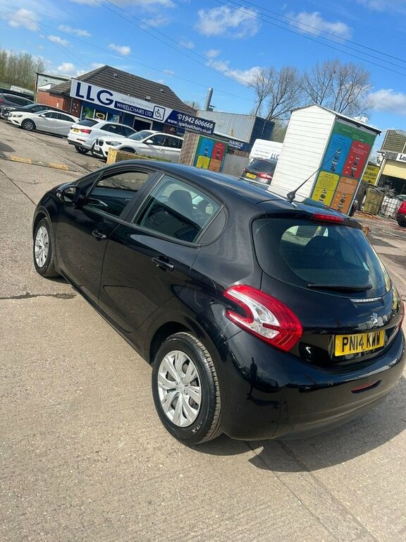 Peugeot 208 Vti Access Hatchback PN14KWW Black #4