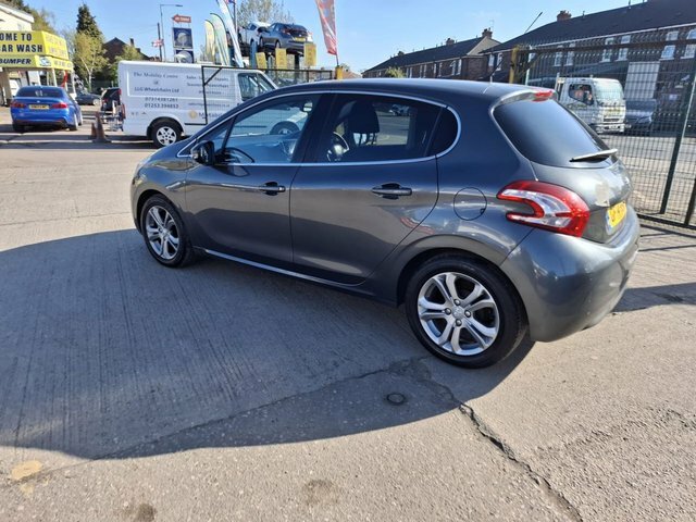Peugeot 208 Vti Allure Hatchback GF14HSN Grey #2