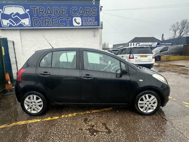Toyota Yaris Vvt-i Tr Hatchback Black #4