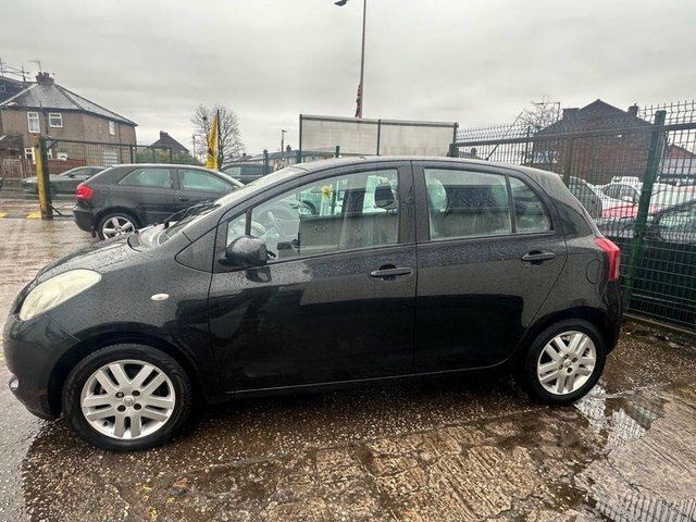 Toyota Yaris Vvt-i Tr Hatchback Black #3