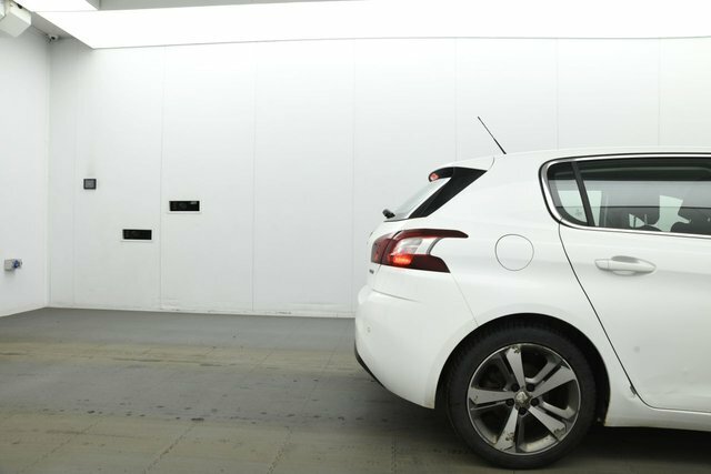 Peugeot 308 Bluehdi Allure Hatchback White #6