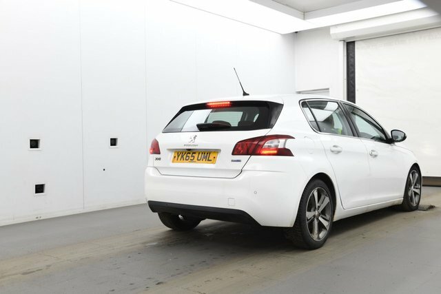 Peugeot 308 Bluehdi Allure Hatchback White #5
