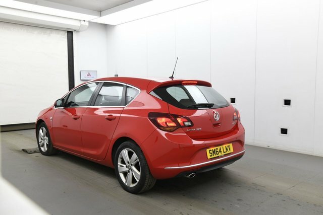 Vauxhall Astra Cdti Sri Hatchback Red #3