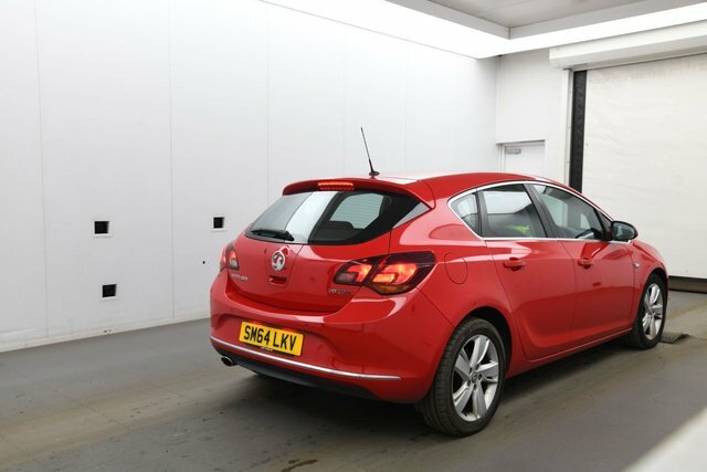 Vauxhall Astra Cdti Sri Hatchback Red #2