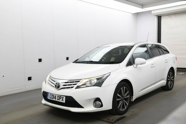Toyota Avensis D-4d Icon Tourer White #4
