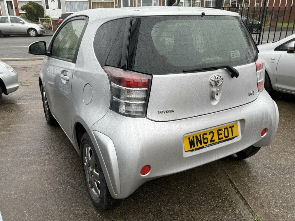 Toyota IQ Vvt-i 2 Hatchback Silver #4