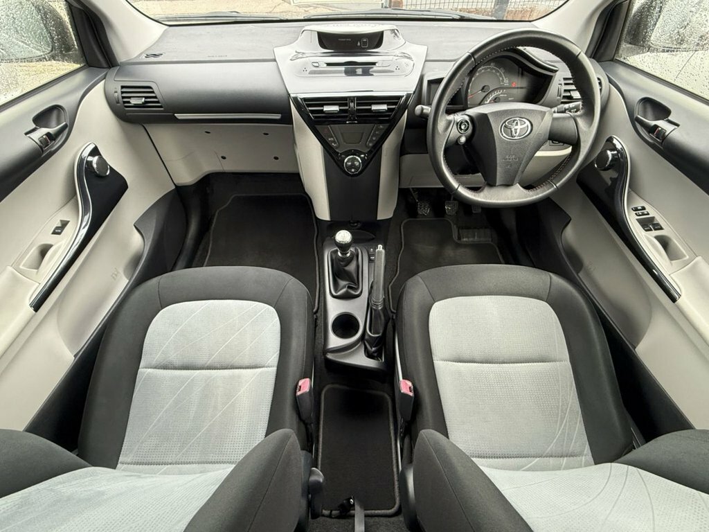 Toyota IQ Vvt-i 2 Hatchback Silver #6