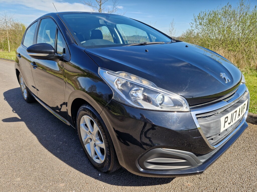Peugeot 208 Active Black #3