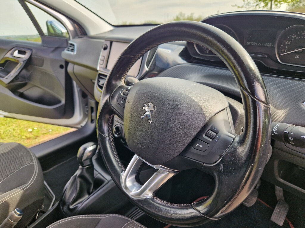Peugeot 208 Allure KY18XYU  #4