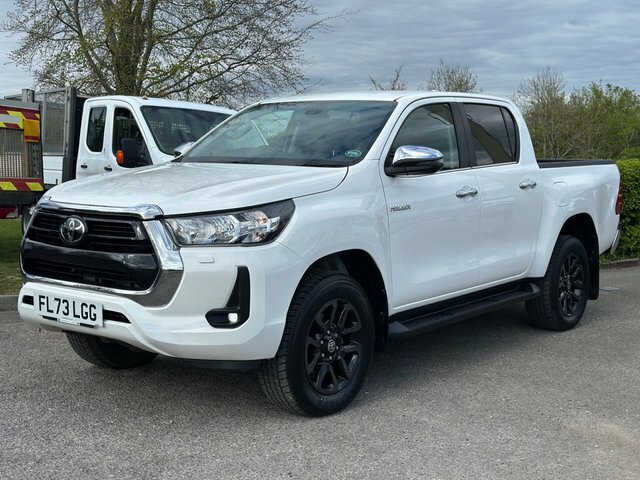 Toyota HILUX D-4d Icon Pickup Double White #4