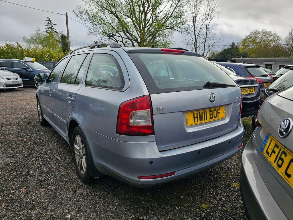 Toyota Avensis 1.8 T4 #2