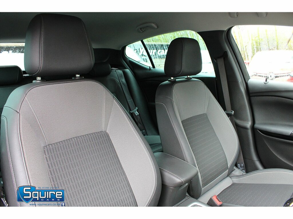 Vauxhall Astra Turbo Griffin Edition U1501 Ulez MC21DXE White #4