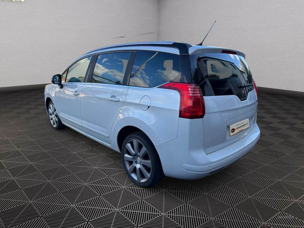 Peugeot 5008 1.6 Hdi Active SB15KKL White #3