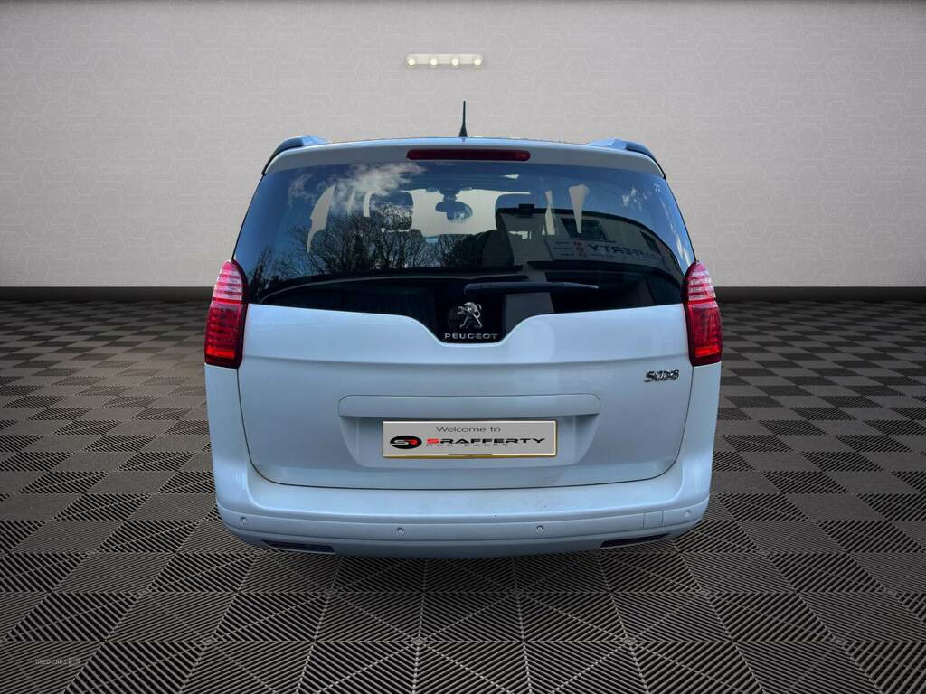 Peugeot 5008 1.6 Hdi Active SB15KKL White #4