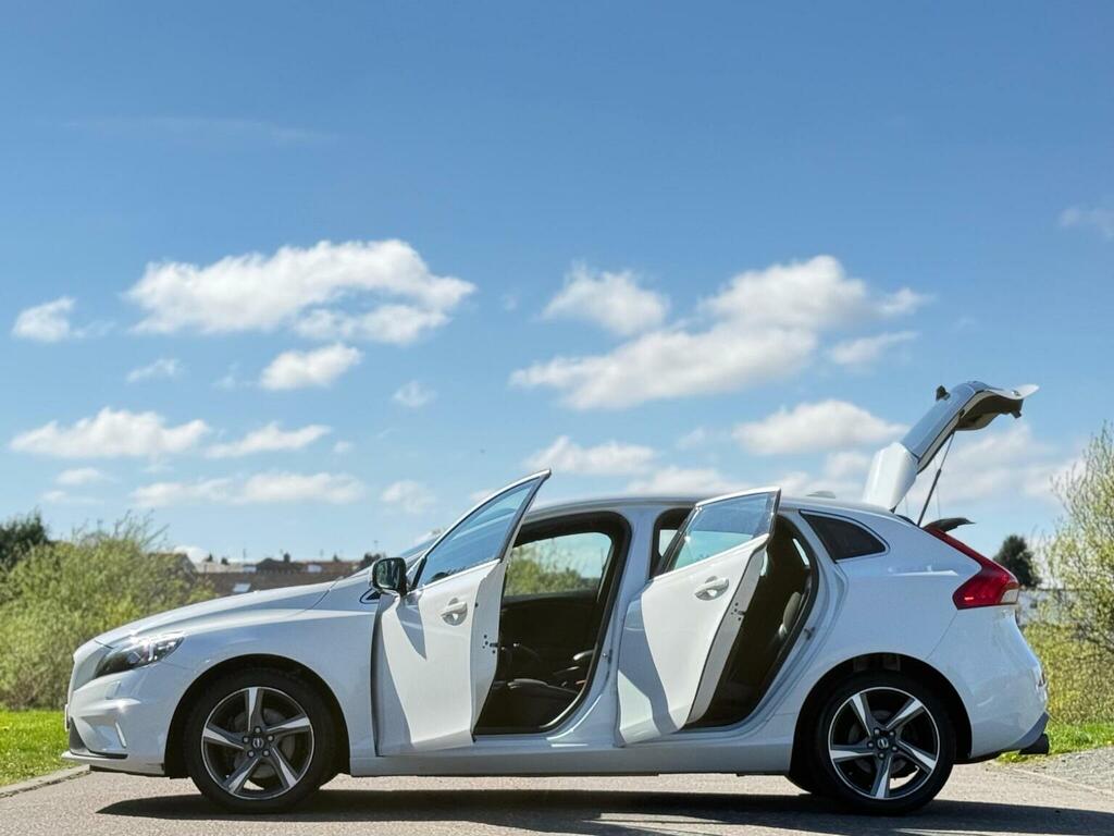 Volvo V40 Hatchback 1.6 T2 R-design Euro 5 Ss 20146 White #6