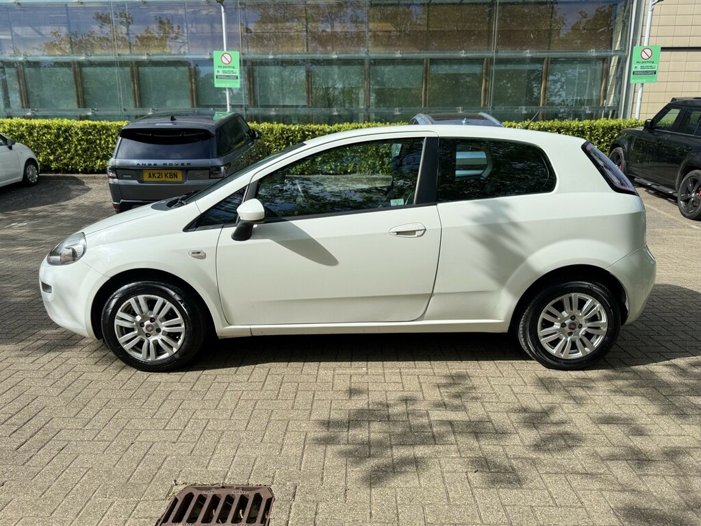 Fiat Punto 1.2 Punto 3-Door 1.2 8V 69 Easy 2012 White #4