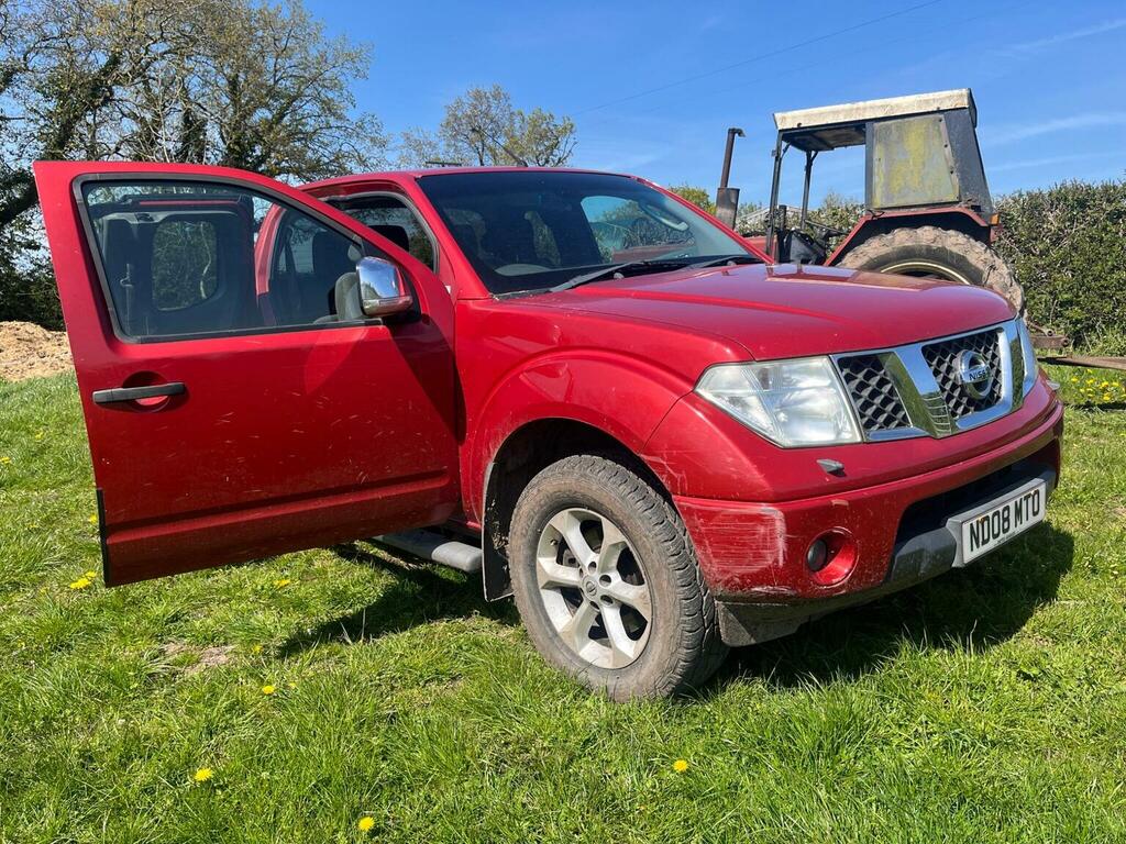 Nissan Navara 2.5 Dci Outlaw King Cab Pickup 200808 Red
