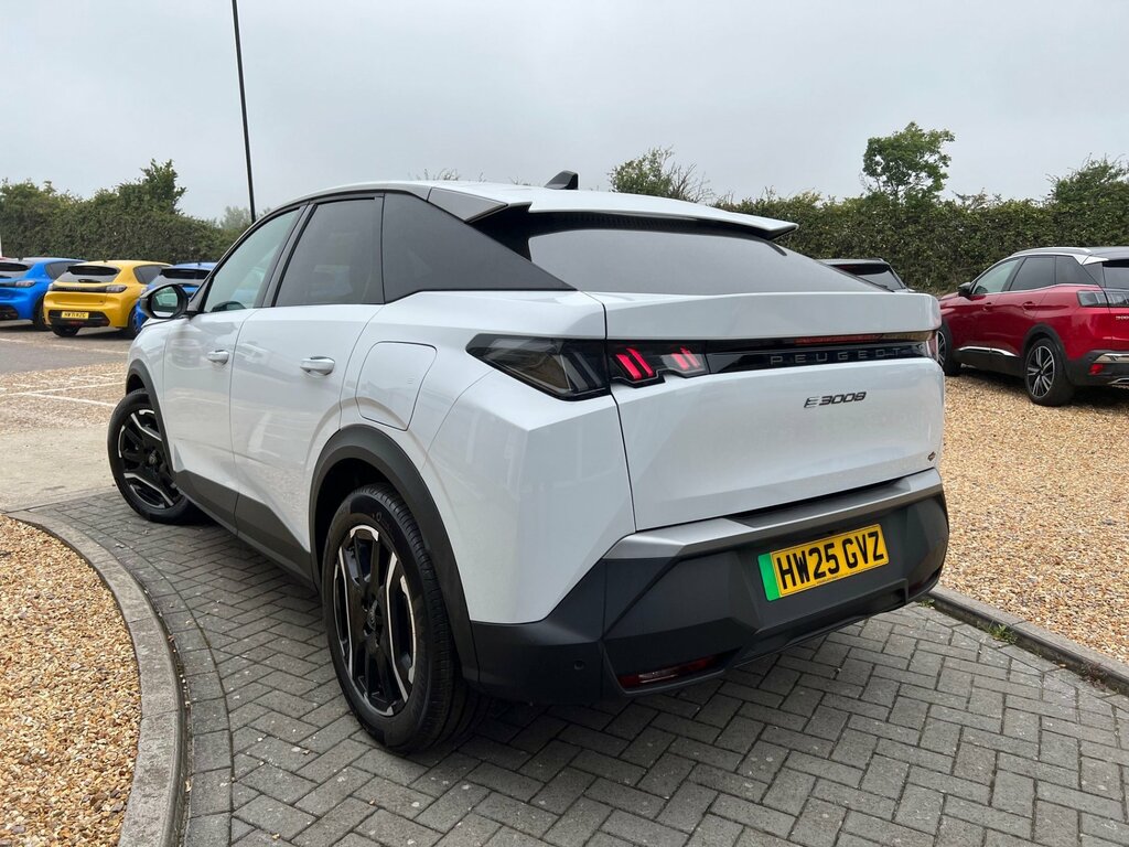 Peugeot 3008 Allure 73Kw 210Ps HW25GVZ White #4
