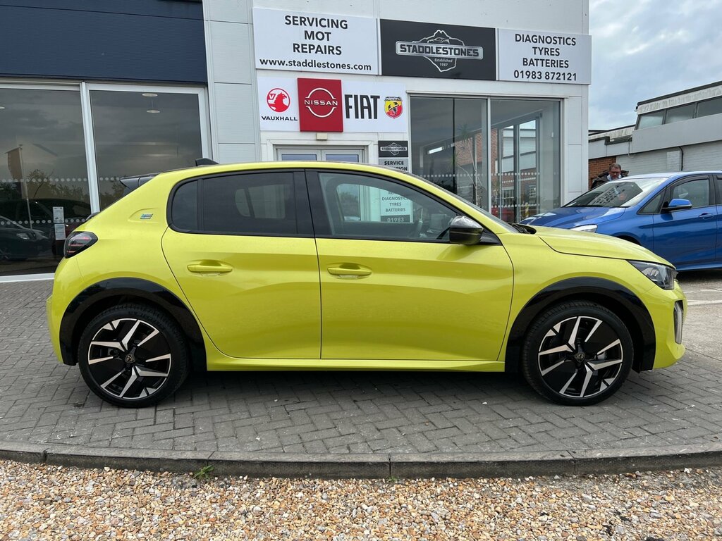 Peugeot e-208 Gt 50Kw Ev136 HW25FVT Yellow #3