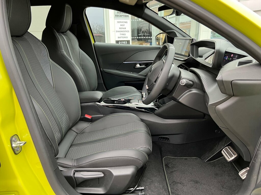 Peugeot e-208 Gt 50Kw Ev136 HW25FVT Yellow #6