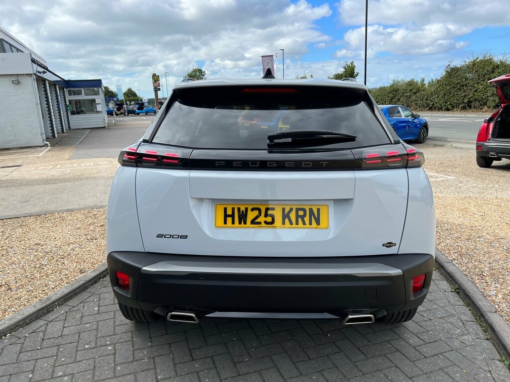 Peugeot 2008 Allure 1.2 Puretech 130 HW25KRN White #5