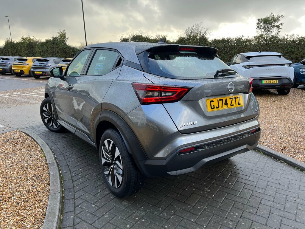 Nissan Juke Acenta Premium 1.0 Dig-t 114 Grey #4