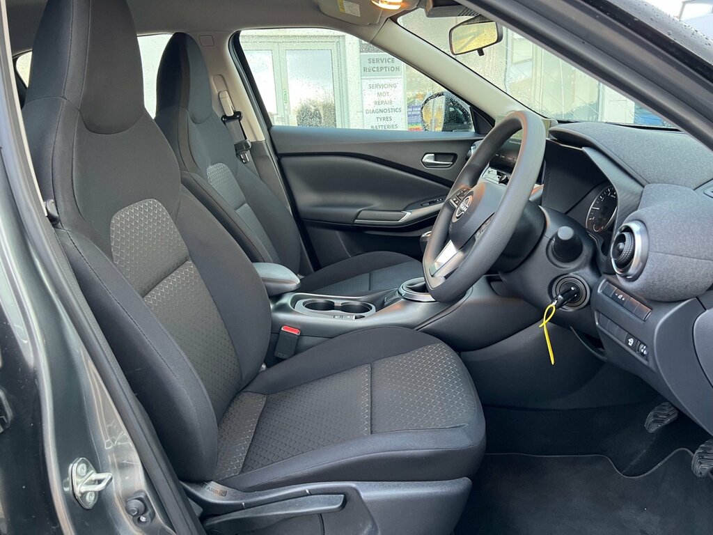 Nissan Juke Acenta Premium 1.0 Dig-t 114 Grey #6