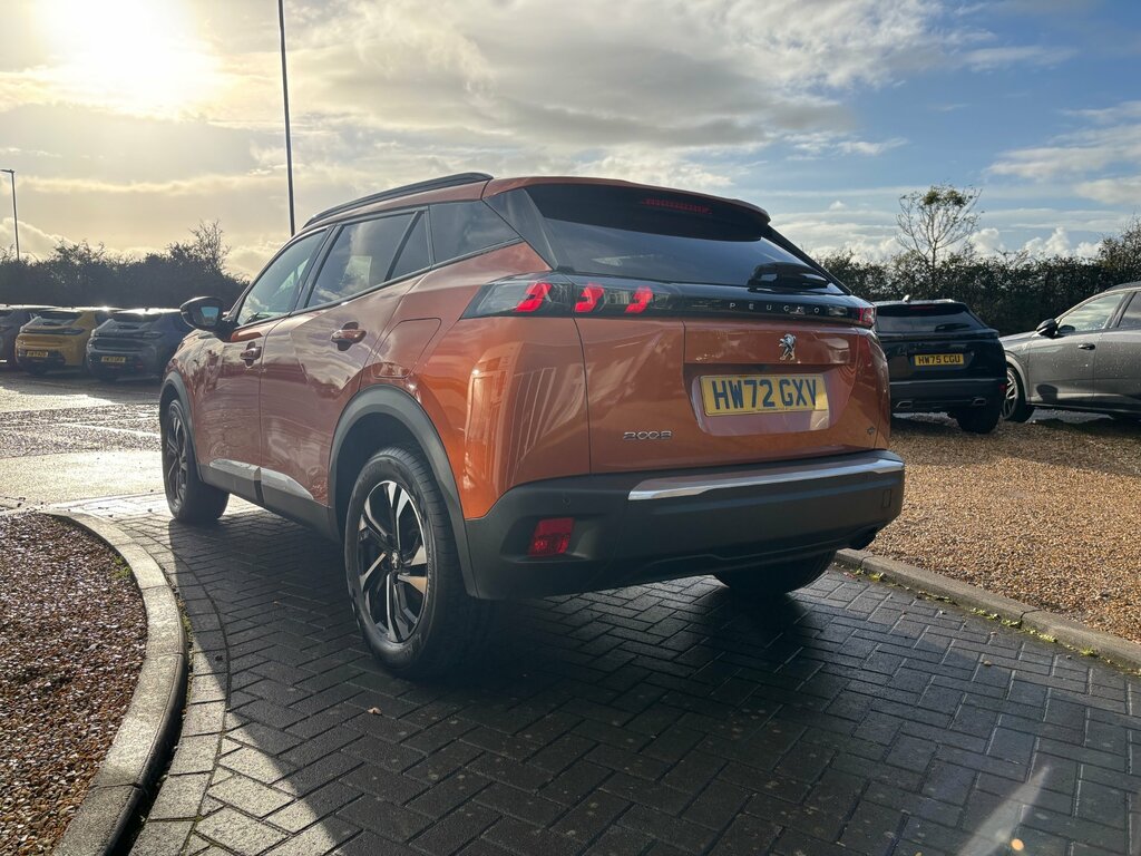 Peugeot 2008 1.2 Puretech Allure Premium Suv Manua HW72GXV Orange #2