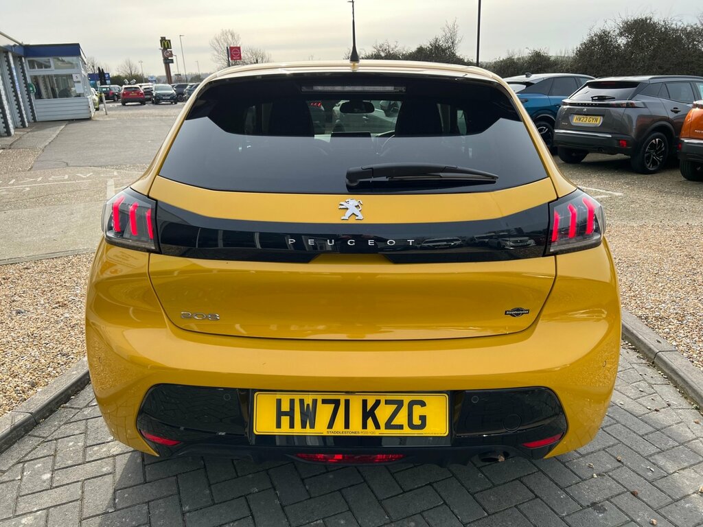 Peugeot 208 Allure Premium 1.2 Puretech 100 HW71KZG Yellow #5