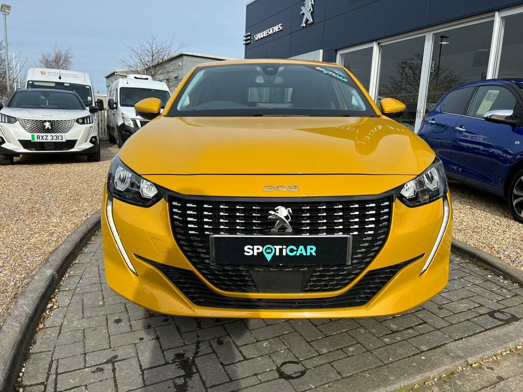 Peugeot 208 Allure Premium 1.2 Puretech 100 HW71KZG Yellow #2