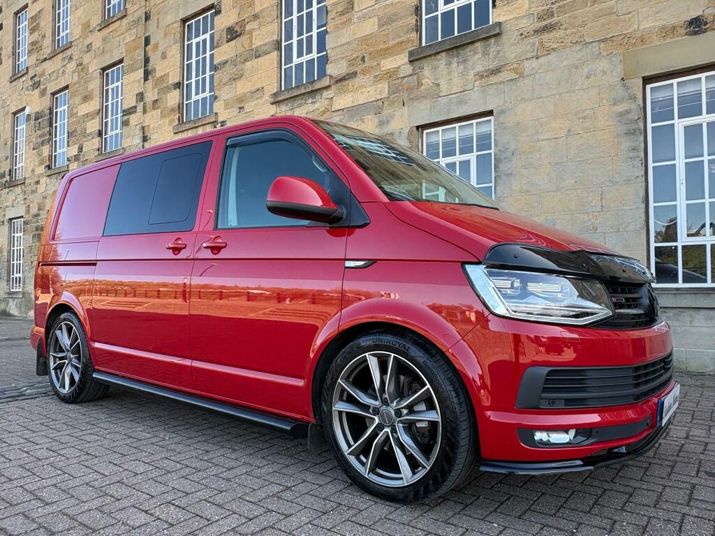 Volkswagen Transporter 2.0 Bitdi T32 Bluemotion Tech Highline Kombi Dsg 4 Red