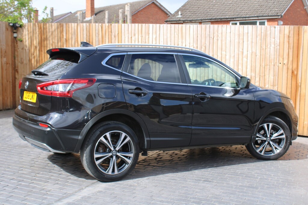 Nissan Qashqai 1.2 Dig-t N-connecta 2018 DS18LWX Black #3