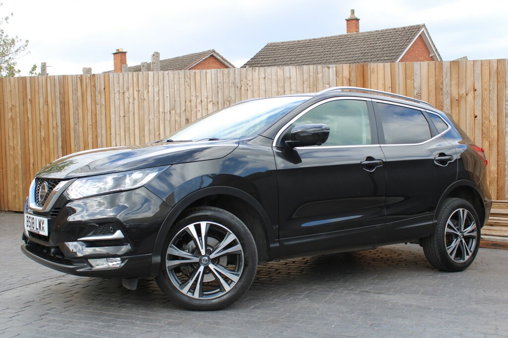 Nissan Qashqai 1.2 Dig-t N-connecta 2018 DS18LWX Black