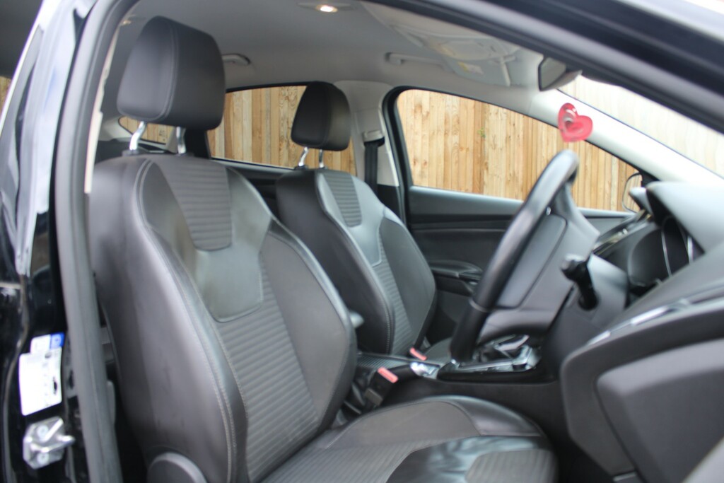 Ford Focus 1.5 Tdci Titanium X 2017 WR67XBL Black #6