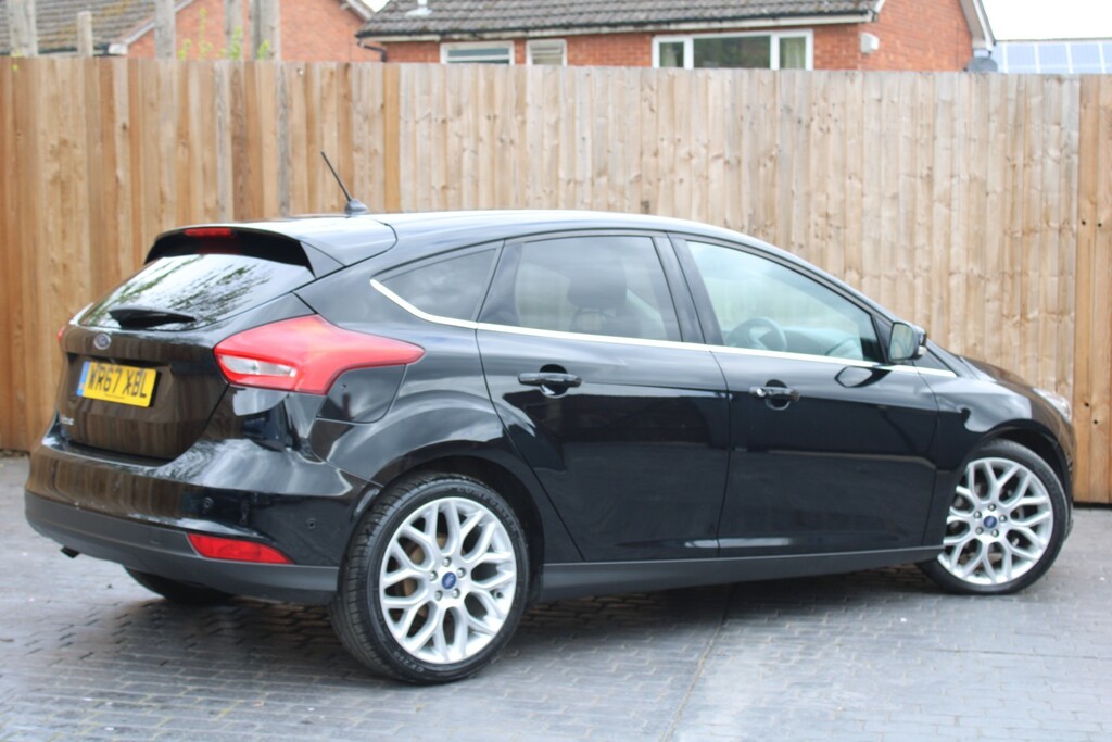 Ford Focus 1.5 Tdci Titanium X 2017 WR67XBL Black #4