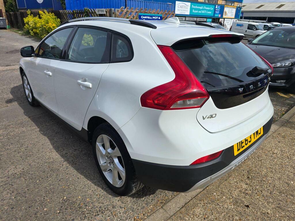 Volvo V40 Cross Country 1.6 D2 Lux Euro 5 S S DE63YMJ White #5
