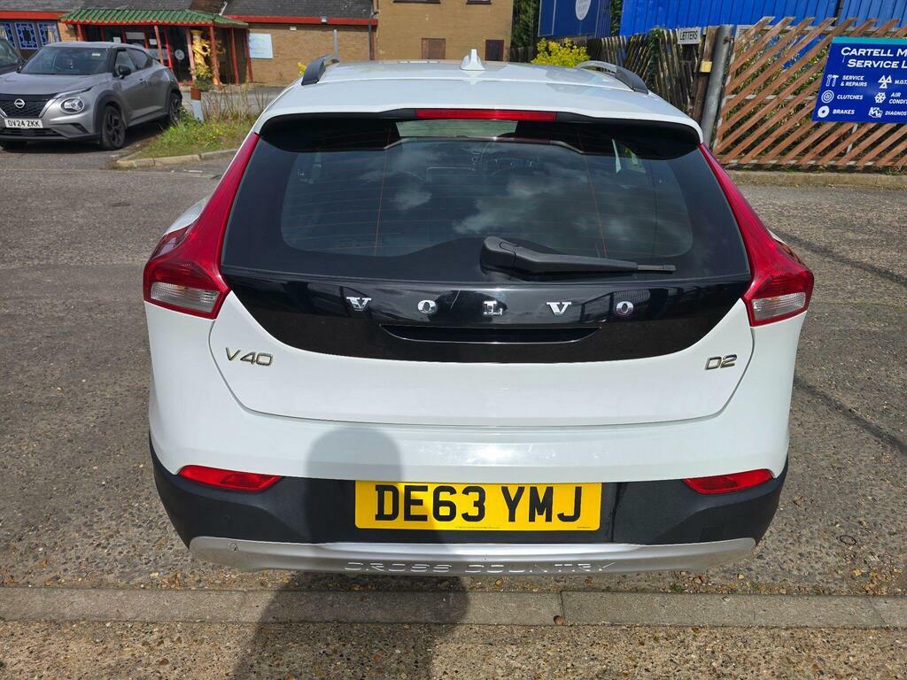 Volvo V40 Cross Country 1.6 D2 Lux Euro 5 S S DE63YMJ White #4
