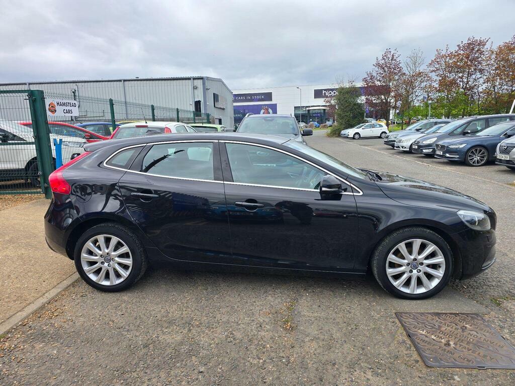 Volvo V40 1.6 D2 Se Lux Nav Euro 5 S S GL64JYR Black #2