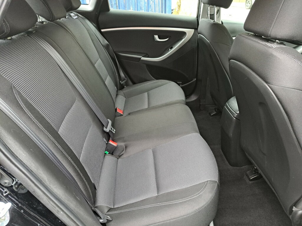 Hyundai I30 1.4 Active Black #5
