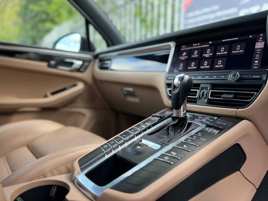Porsche Macan 3.0T V6 S Pdk 4Wd Euro 6 Ss WG69JCX Blue #3