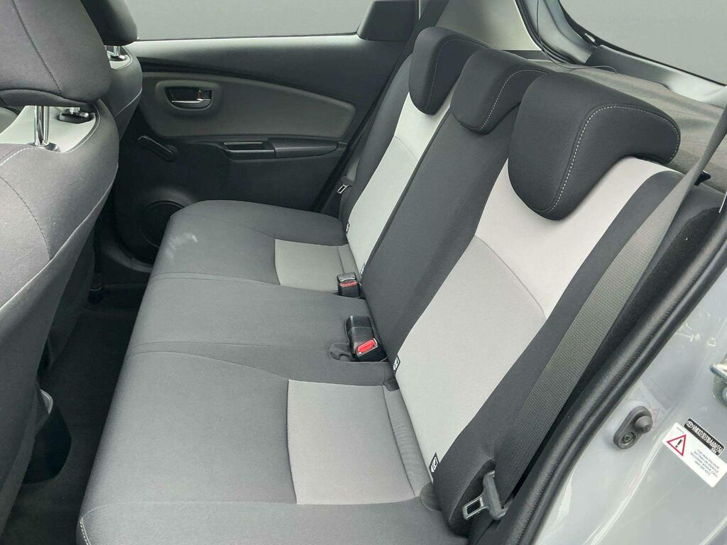 Toyota Yaris 1.5 Vvt-h Icon Tech E-cvt Euro 6 Ss PN69HNJ Grey #4