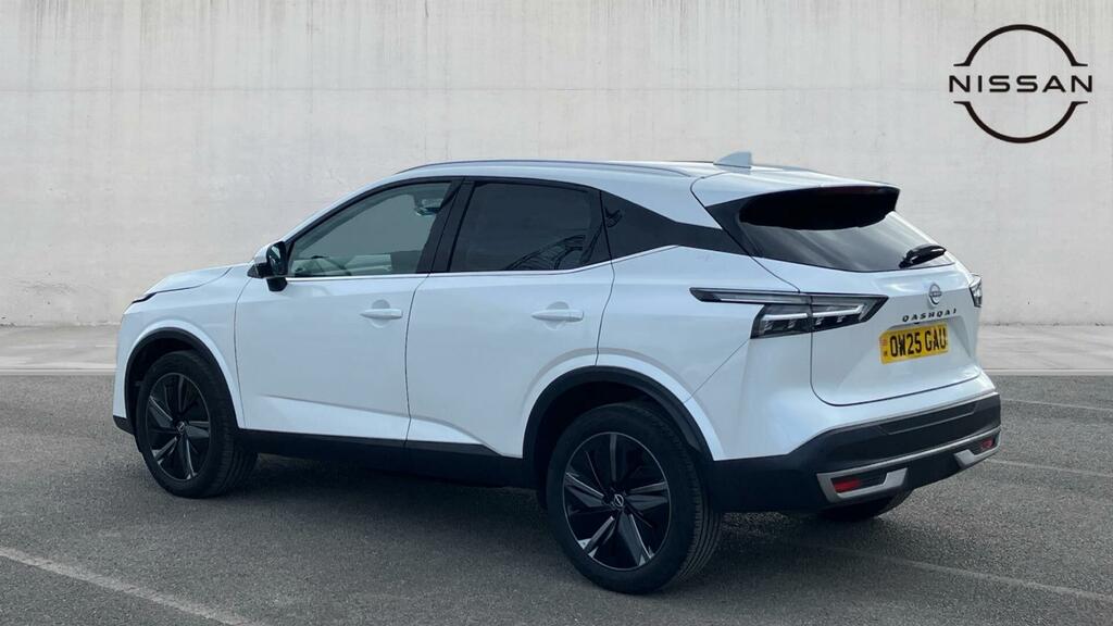 Nissan Qashqai 1.3 Dig-t Mhev Tekna Xtron Euro 6 Ss OW25GAU White #3