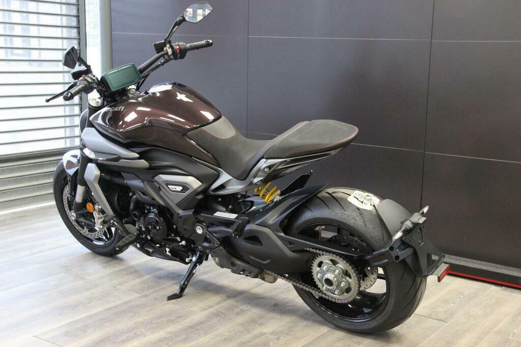 1158 Sport Cruiser Euro 5 FM75EWE Black #4
