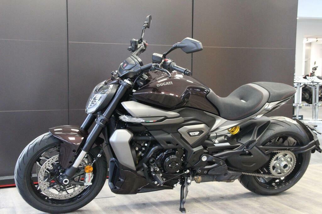 1158 Sport Cruiser Euro 5 FM75EWE Black #3